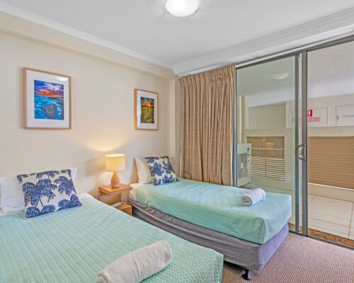 13-3-bedroom-kings-beach-accommodation-6