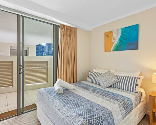 13-3-bedroom-kings-beach-accommodation-7