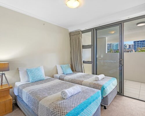 19-3-bedroom-kings-beach-accommodation-4